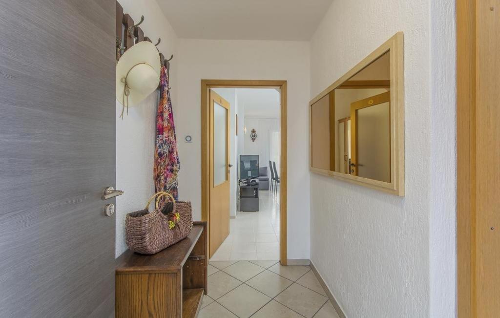 In With Terrace, Air Condition, Wifi, Washing Machine Apartment