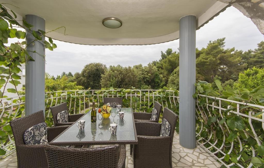 Apartment In With Terrace, Air Condition, Wifi, Washing Machine Rovinj