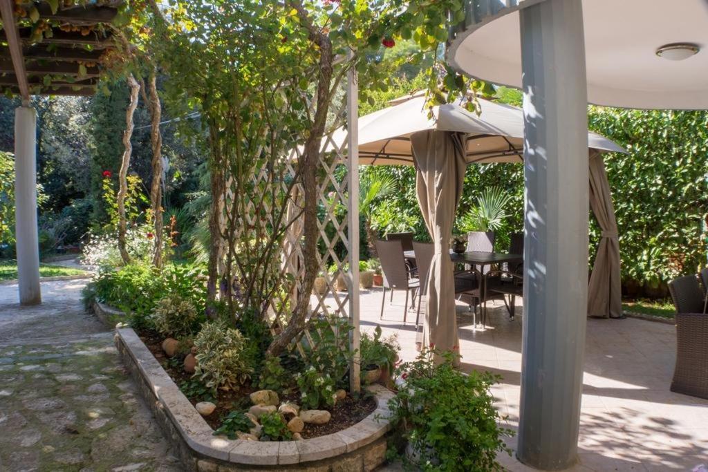 In With Terrace, Air Condition, Wifi, Washing Machine Apartment