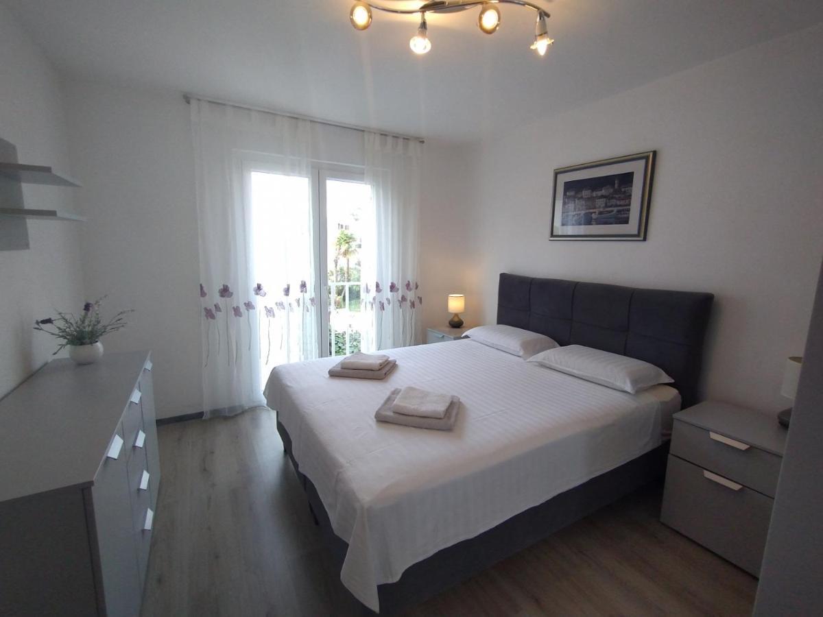 Apartman In With Terrace, Air Condition, Wifi, Washing Machine *